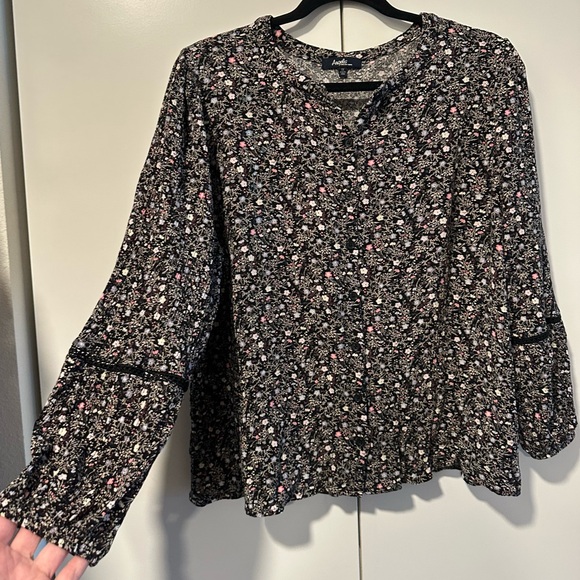 Angels 1x (fits smaller) Floral Black  Rayon Blouse Worn Once - Picture 3 of 13